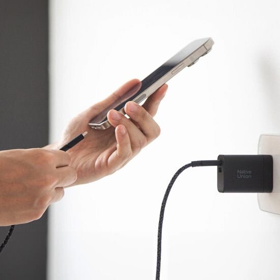 Native Union Fast GaN Charger PD 45W 1C + 1A - Crna